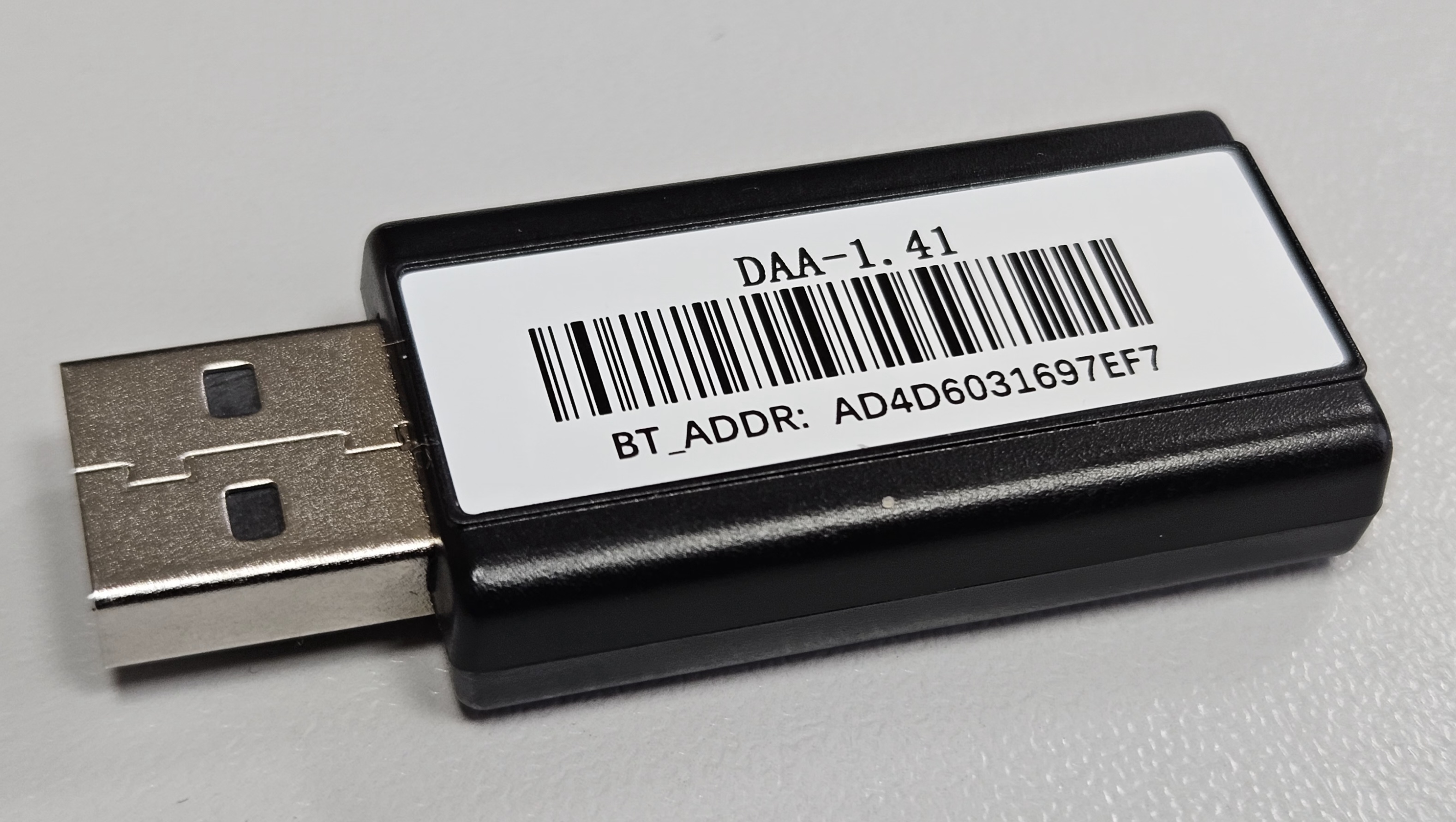 ../_images/dongle_foto.jpg